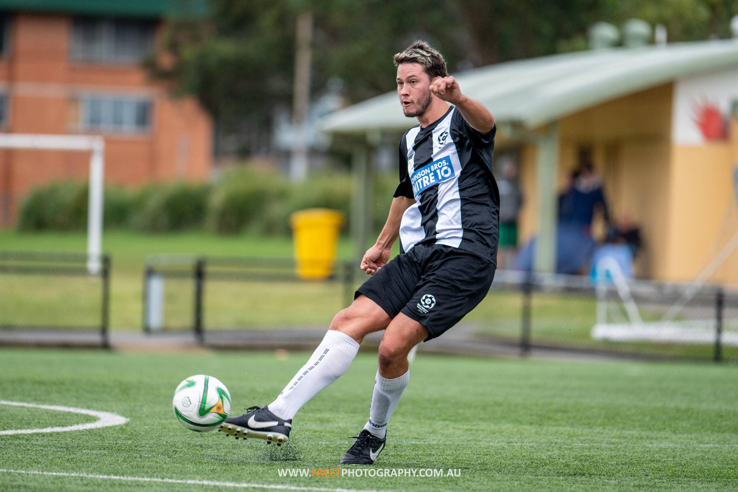 Men's Premier League Round 10: Action from the 2023 Round 4 MWFA Men's Premier League game between Narrabeen and Pittwater RSL at Cromer Park. Photo credit: Jeremy Denham